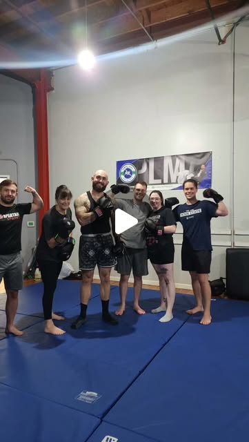 Great kickboxing class with some new faces! Thank you all for joining us tonight!